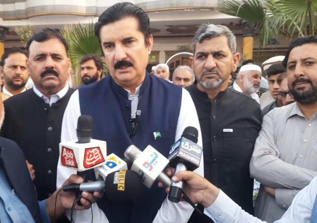  گورنر خیبرپختونخوا فیصل کریم کنڈی کا بیان — علی امین گنڈاپور نے صوبے کو کھنڈرات میں تبدیل کر دیا